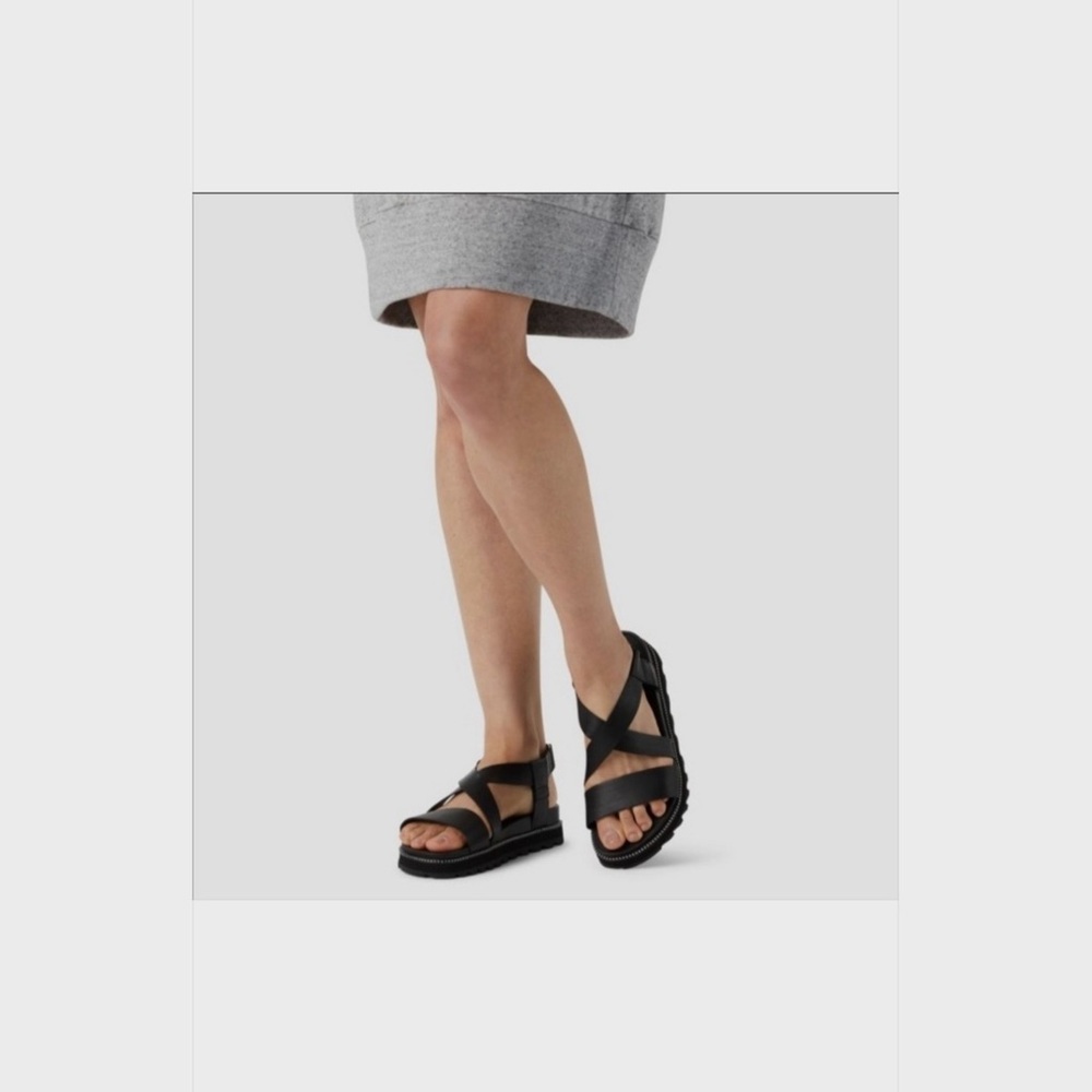 Sorel Black Cross-Strap Platform Studded Athleisure Sandals - Picture 14 of 14